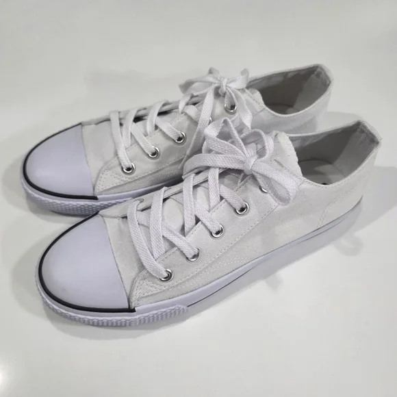Classic White Canvas Low-Top Sneakers - Picture 10 of 10